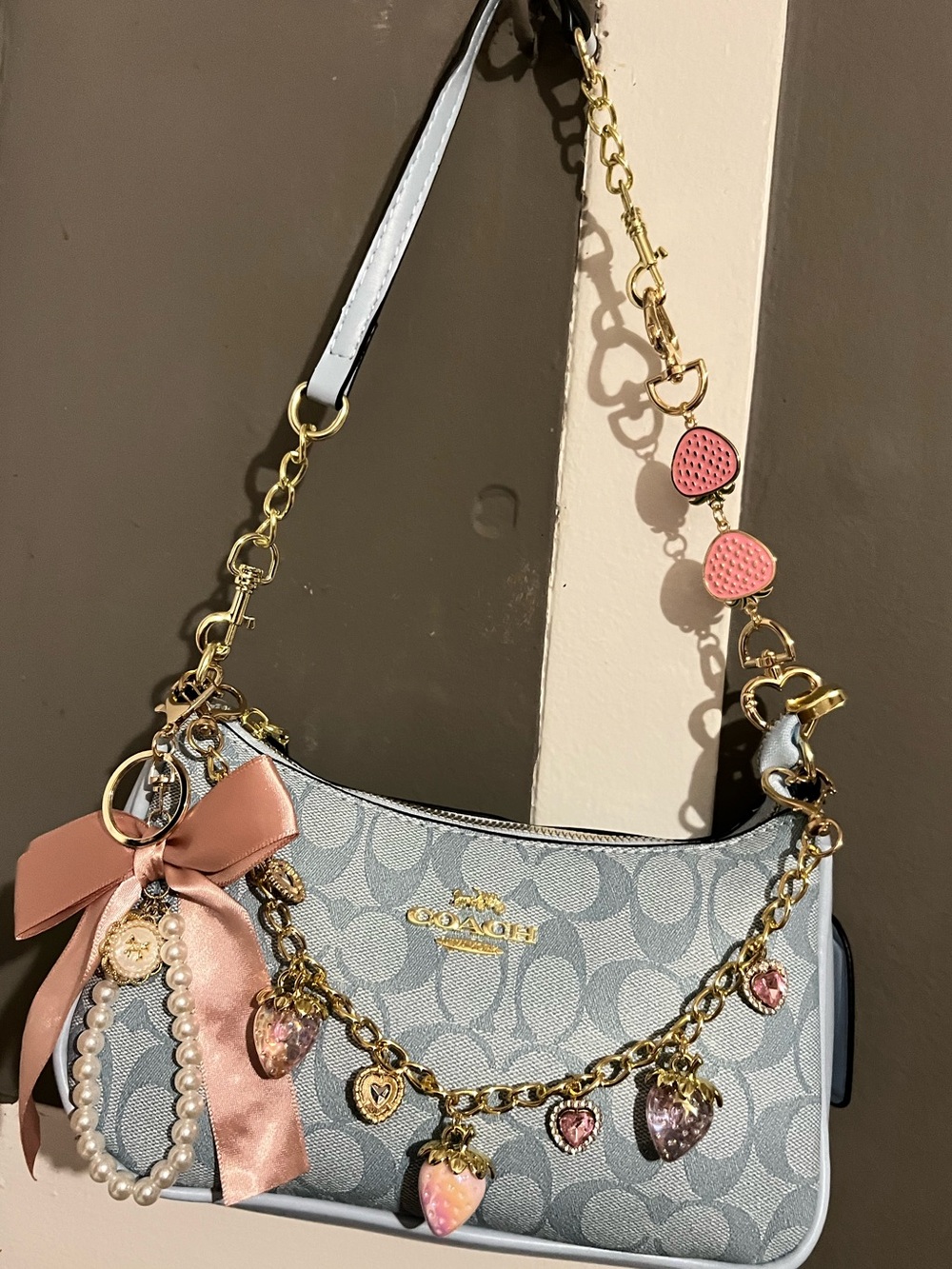 3 decorative pieces for all types of bags 

with Pink Charm Accents